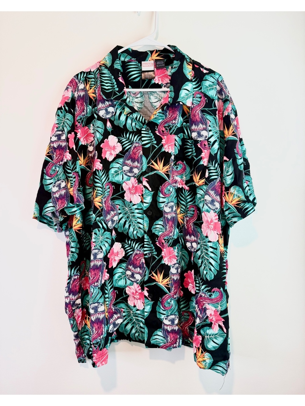 Marvel 3XL Rayon Hawaiian Style and Venom Button-Up Shirt